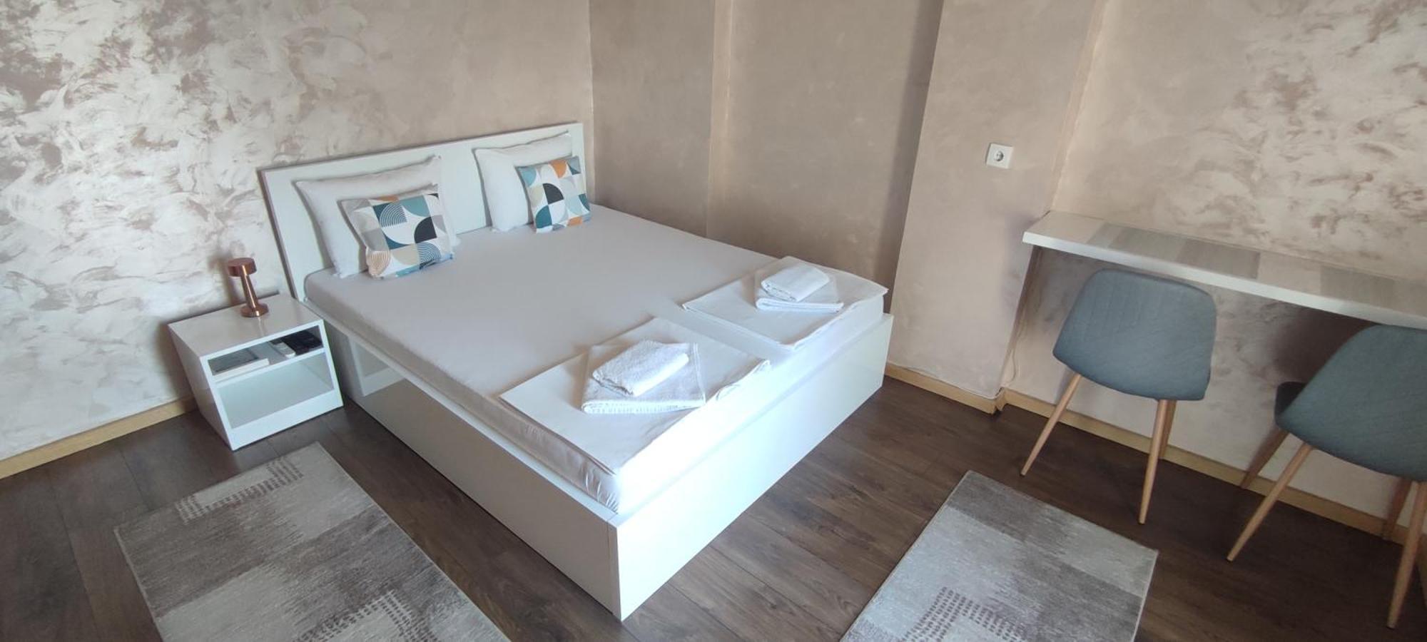 Apartman Menrat Novi Sad Bagian luar foto