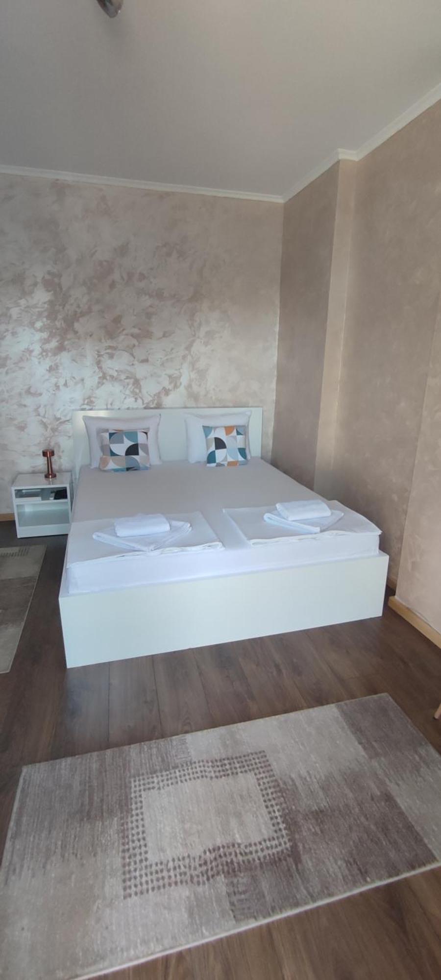 Apartman Menrat Novi Sad Bagian luar foto